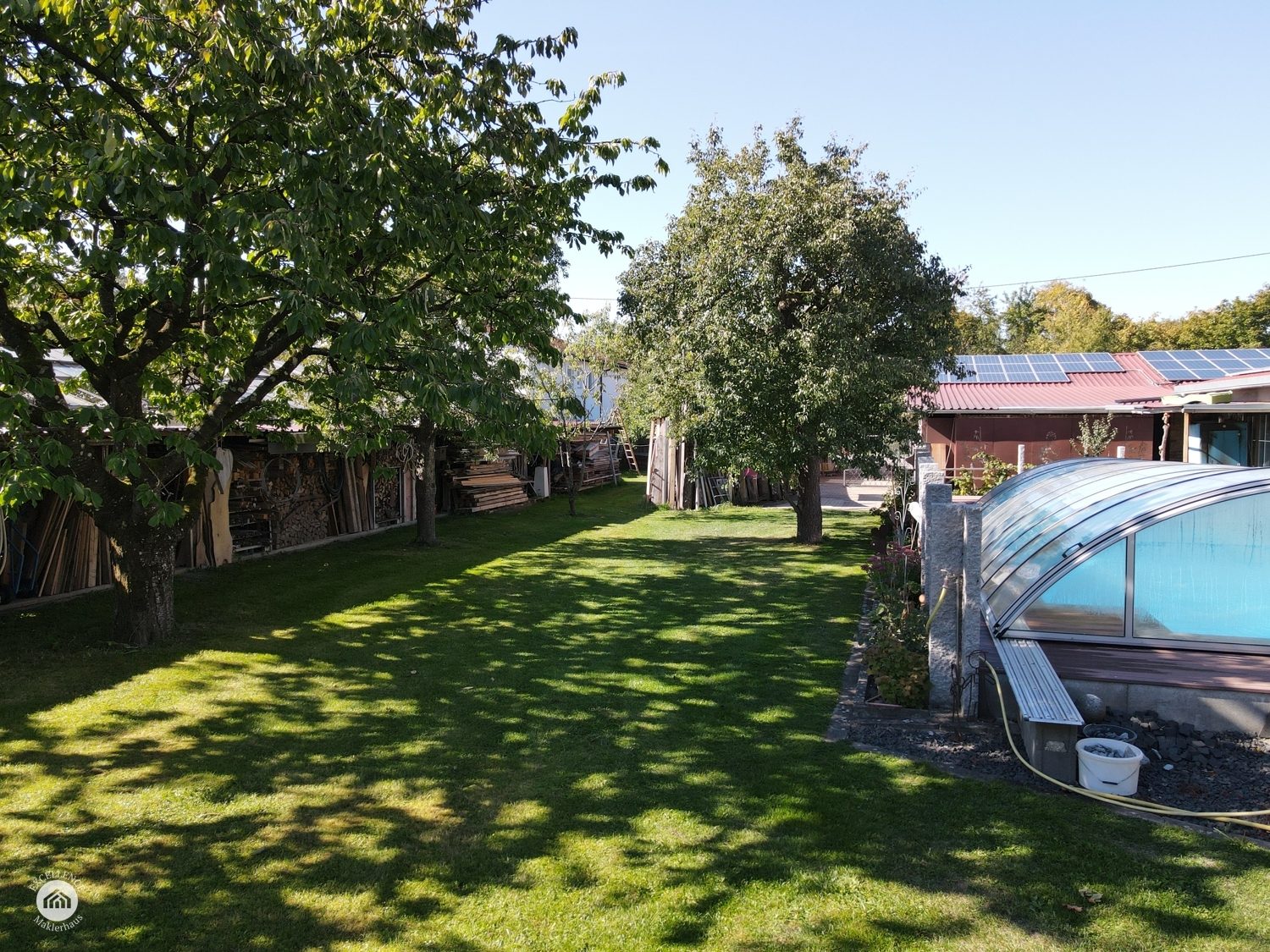 Immobilienangebot - Günzburg / Wasserburg - Alle - FAMILIENPARADIES mit Pool, Pavillon und 1.678 m² Grundstück