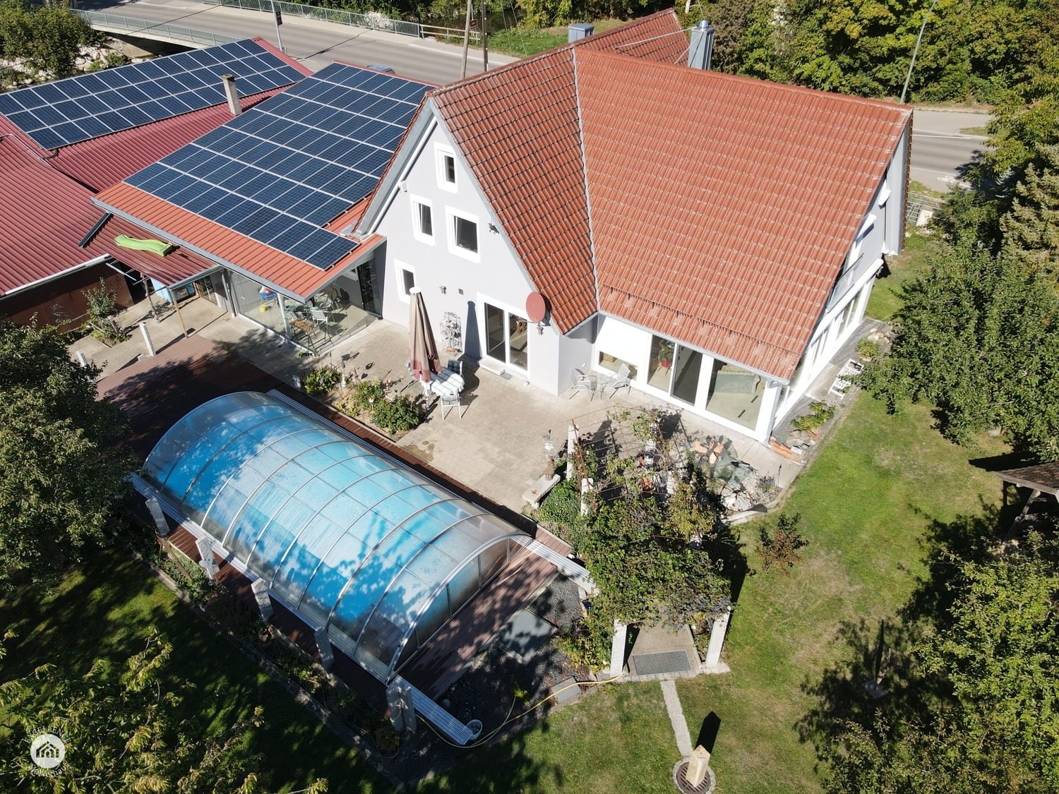 Immobilienangebot - Günzburg / Wasserburg - Alle - FAMILIENPARADIES mit Pool, Pavillon und 1.678 m² Grundstück