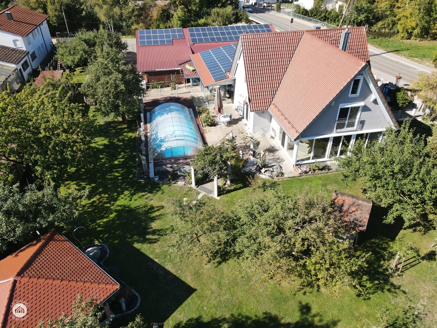 Immobilienangebot - Günzburg / Wasserburg - Alle - FAMILIENPARADIES mit Pool, Pavillon und 1.678 m² Grundstück