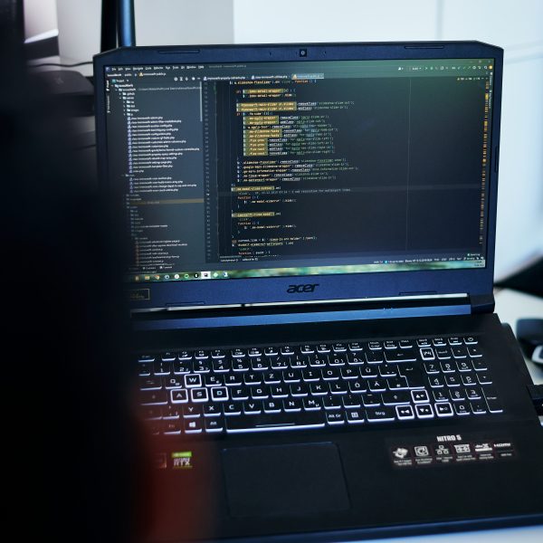 Ausbildung Fachinformatiker - Bildschirm - Seiten der MaklerWerft