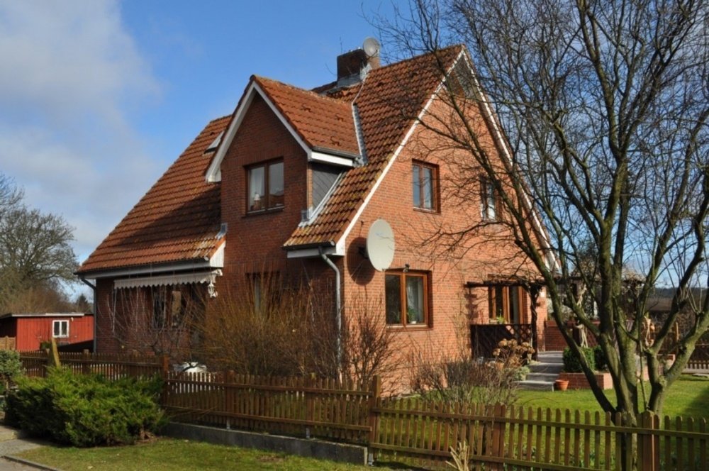 Immobilienangebot - Malente Kreuzfeld - Alle - Schönes, gepflegtes Zweifamilienhaus mit Einliegerwohnung