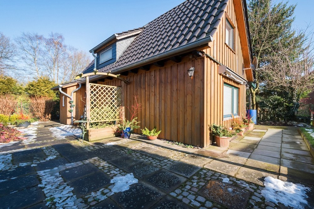 Immobilienangebot - Eutin - Alle - Gepflegtes Haus mit  Nebengebäude in ruhiger Seitenstraße