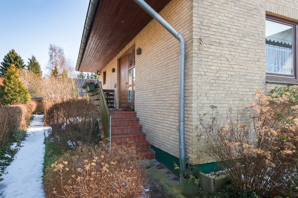 Immobilienangebot - Eutin - Alle - Gepflegtes Haus mit  Nebengebäude in ruhiger Seitenstraße