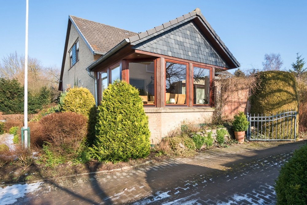 Immobilienangebot - Eutin - Alle - Gepflegtes Haus mit  Nebengebäude in ruhiger Seitenstraße