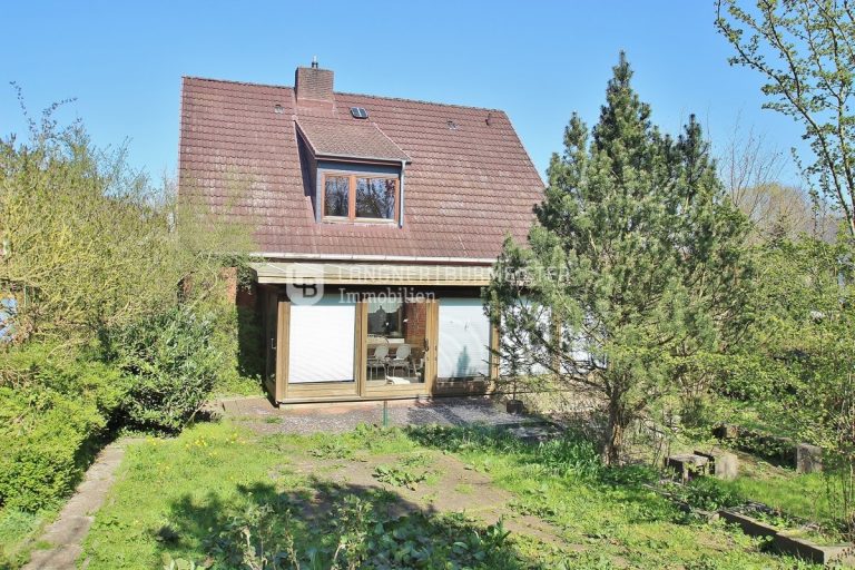 Immobilienangebot - Kiel - Alle - "RESERVIERT"-Großzügig geschnittenes Einfamilienhaus auf traumhaften Grundstück sucht Liebhaber!