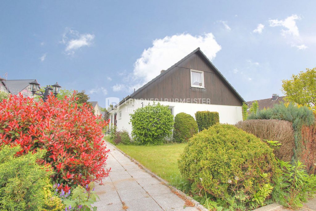 Herzlich Willkommen Immobilienangebot - Malente - Alle - VERKAUFT: Der Familienklassiker: Gute Lage und viel Platz zum fairen Preis