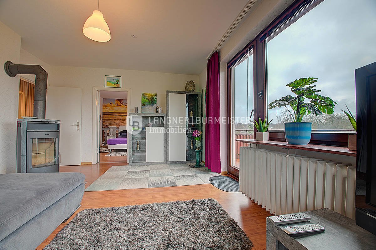 Immobilienangebot - Plön - Alle - VERMIETET: Möblierte 2-Zimmer-Wohnung mit Balkon und Seeblick