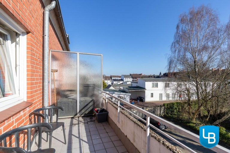 Immobilienangebot - Kiel - Alle - Sonnig, gut geschnitten und mit Balkon! Charmante Wohnung zum Einziehen oder Vermieten!