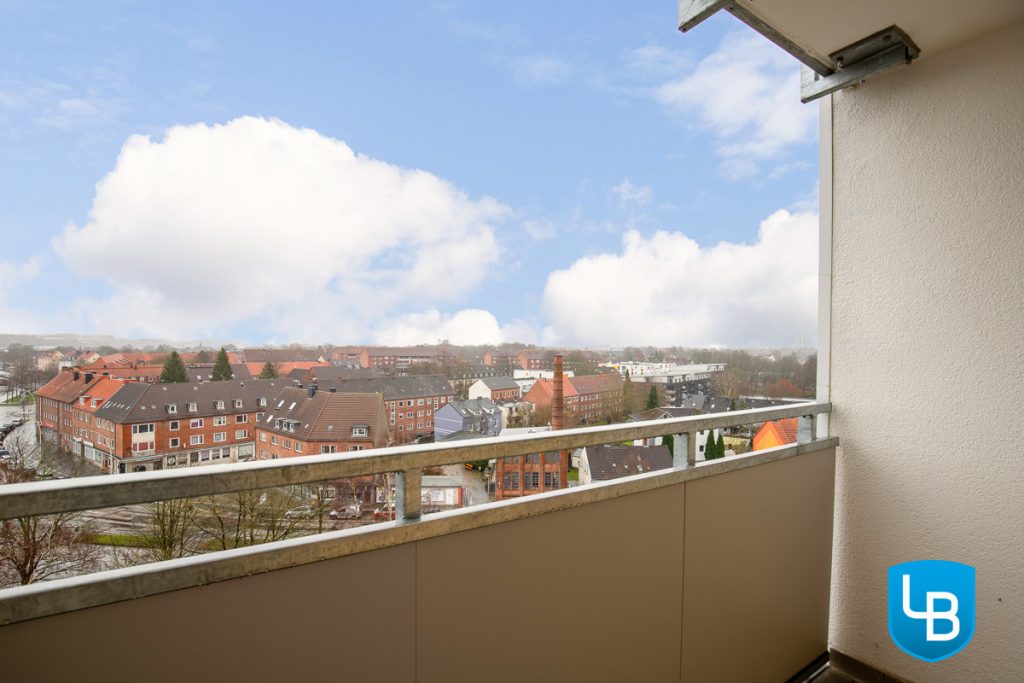 Balkon Immobilienangebot - Kiel - Alle & Rest (Wohnen) - Diesen Ausblick können Sie kaufen! Eigentumswohnung mit Weitblick!