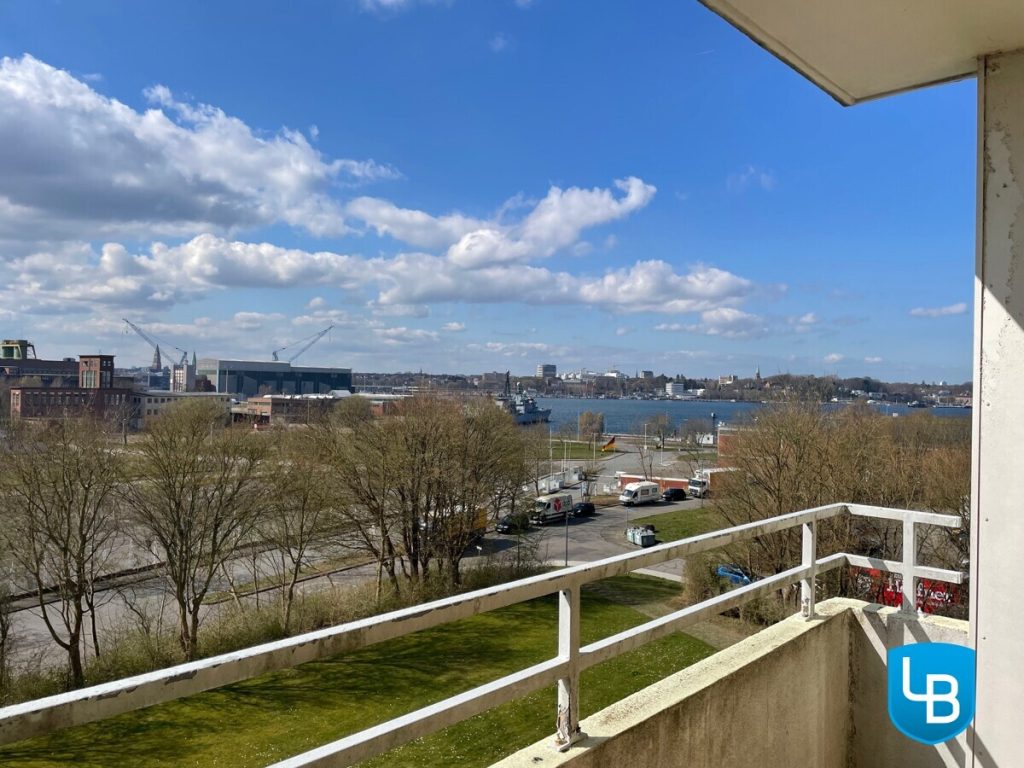 Immobilienangebot - Kiel - Alle & Rest (Wohnen) - Renovierungsbedürftige 1-Zimmer-Wohnung mit Blick auf die Kieler Förde!