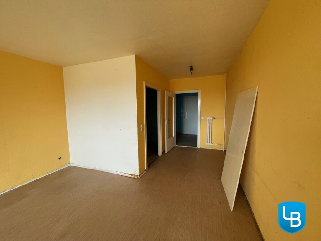 Immobilienangebot - Kiel - Alle & Rest (Wohnen) - Renovierungsbedürftige 1-Zimmer-Wohnung mit Blick auf die Kieler Förde!