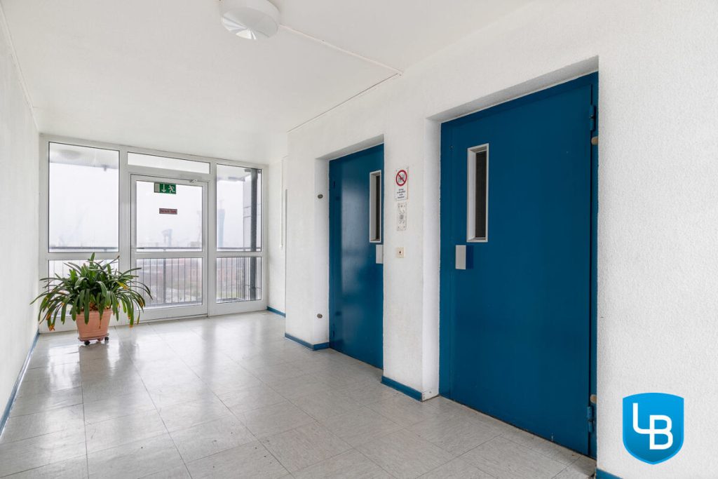 Immobilienangebot - Kiel - Alle & Rest (Wohnen) - Renovierungsbedürftige Eigentumswohnungen mit Blick auf die Kieler Förde!