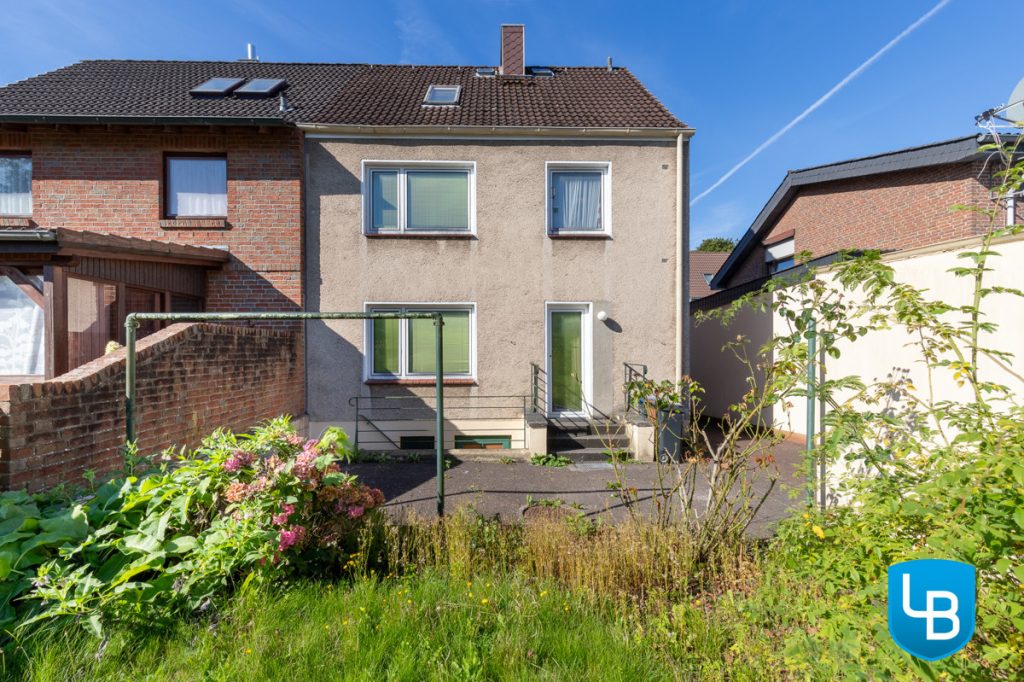 Immobilienangebot - Kiel - Alle & Rest (Wohnen) - Familien aufgepasst! Doppelhaushälfte mit Entwicklungspotenzial in ruhiger Lage 