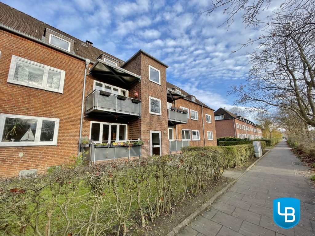 Immobilienangebot - Kiel - Alle & Rest (Wohnen) - Renovierungsbedürftige Dachgeschosswohnung in Kiel-Schreventeich!