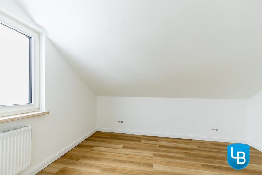 Immobilienangebot - Plön - Alle & Rest (Wohnen) - Ein- bis Zweifamilienhaus mit Weitblick am Schöhsee! 
Jüngst umfassend renoviert!