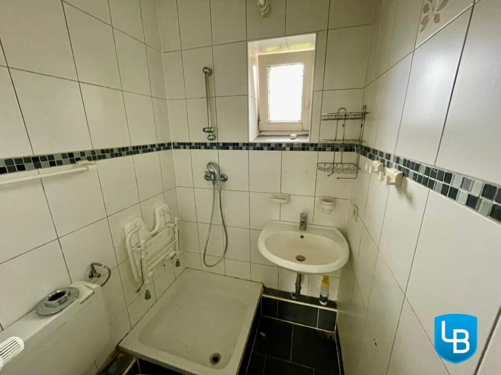 Immobilienangebot - Kiel - Alle & Rest (Wohnen) - Altbauwohnung mit viel Potenzial in Kiel - Schreventeich!