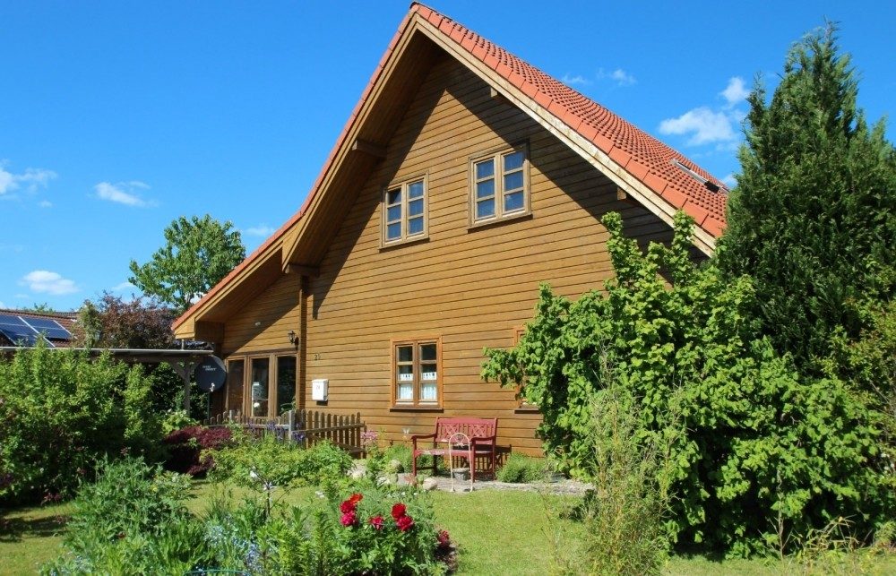 Immobilienangebot - Schillsdorf - Alle & Rest (Wohnen) - VERKAUFT: Landleben pur - Holzhaus auf großem Grundstück in Sackgassenlage