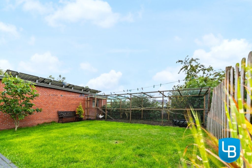 Immobilienangebot - Bösdorf / Kleinmeinsdorf - Alle & Rest (Wohnen) - Familienparadies auf großem Grundstück: Gepflegtes und modernisiertes EFH mit weitläufigem Garten