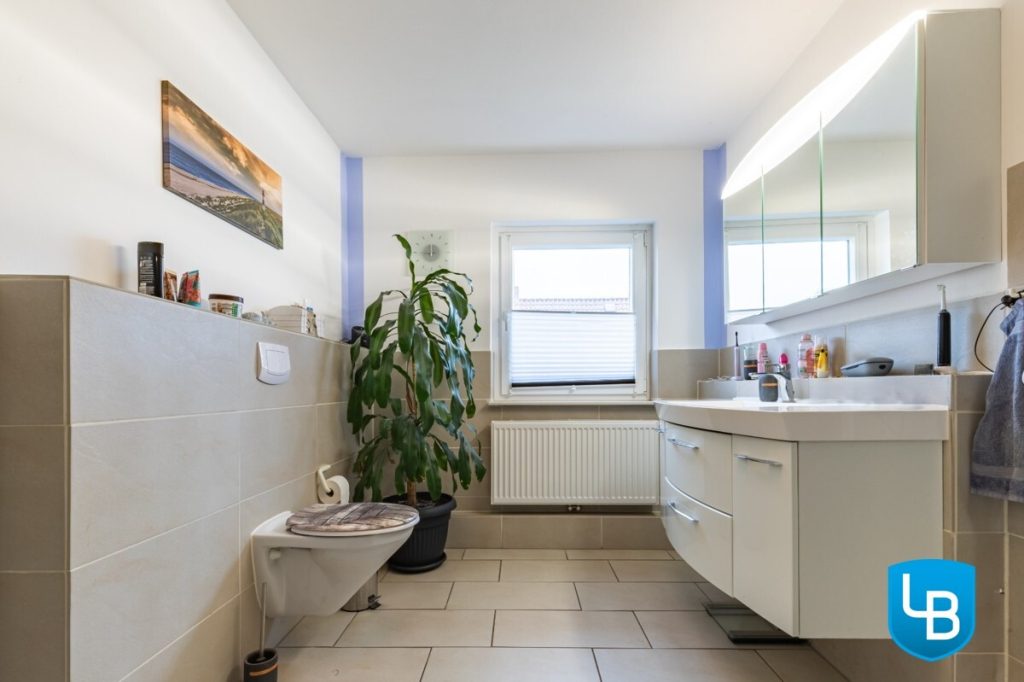 Immobilienangebot - Bösdorf / Kleinmeinsdorf - Alle & Rest (Wohnen) - Familienparadies auf großem Grundstück: Gepflegtes und modernisiertes EFH mit weitläufigem Garten
