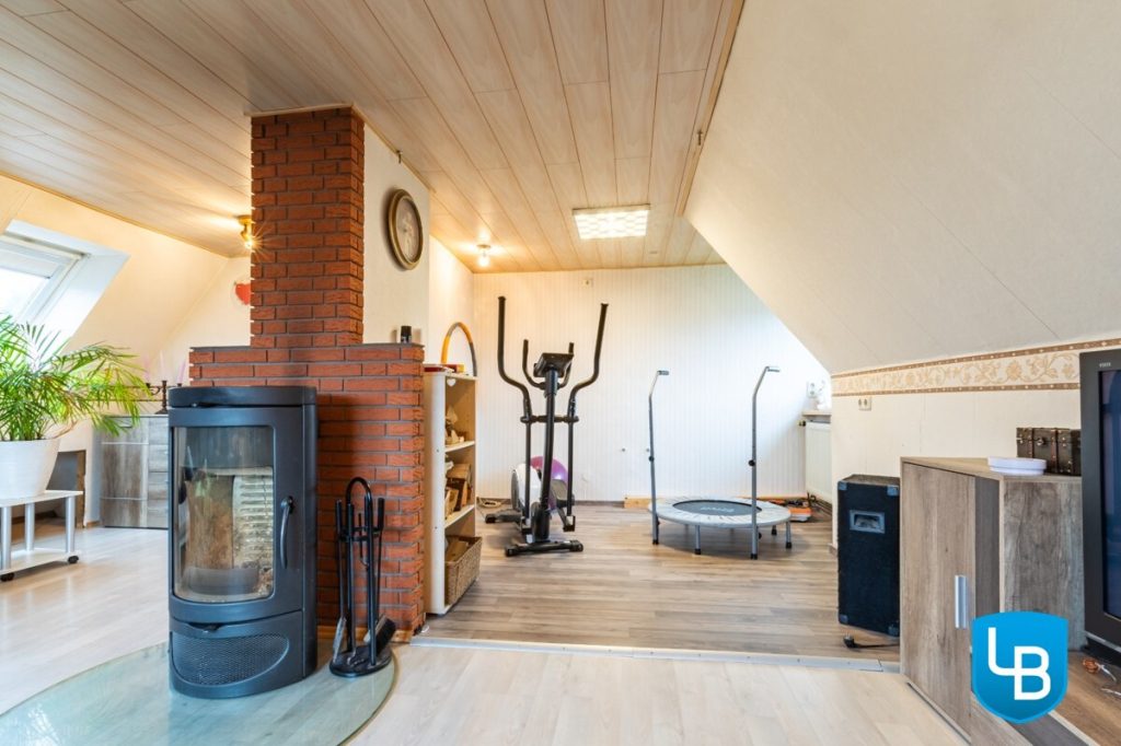 Immobilienangebot - Bösdorf / Kleinmeinsdorf - Alle & Rest (Wohnen) - Familienparadies auf großem Grundstück: Gepflegtes und modernisiertes EFH mit weitläufigem Garten