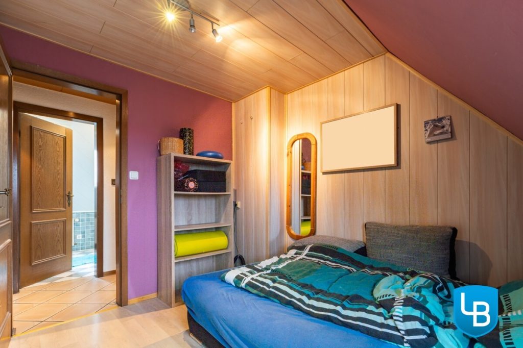 Immobilienangebot - Bösdorf / Kleinmeinsdorf - Alle & Rest (Wohnen) - Familienparadies auf großem Grundstück: Gepflegtes und modernisiertes EFH mit weitläufigem Garten