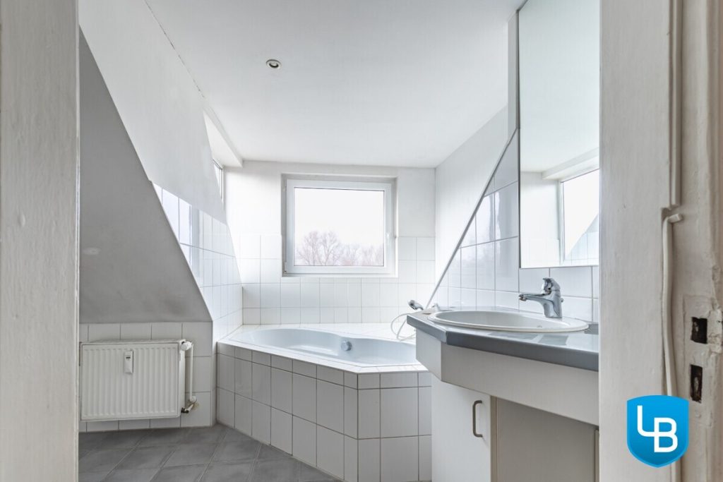 Immobilienangebot - Plön - Alle & Rest (Wohnen) - MFH mit 5 Wohneinheiten und kleinem Büro in verkehrsgünstiger Lage Plöns