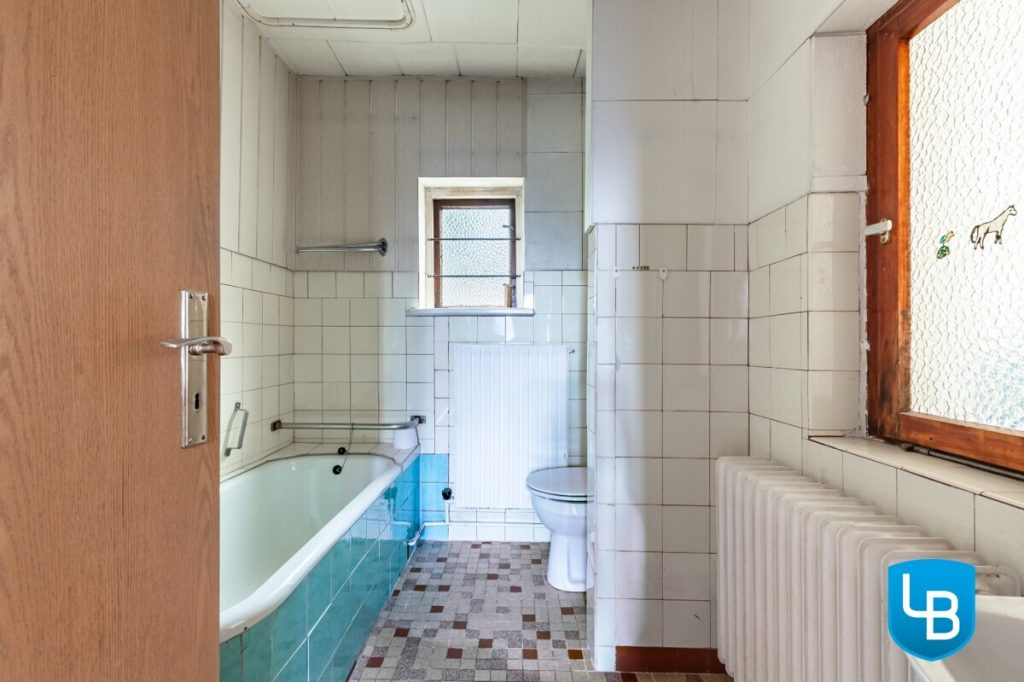 Immobilienangebot - Mönkeberg - Alle & Rest (Wohnen) - Mönkeberg: Einfamilienhaus mit Sanierungsbedarf auf kleinem Grundstück