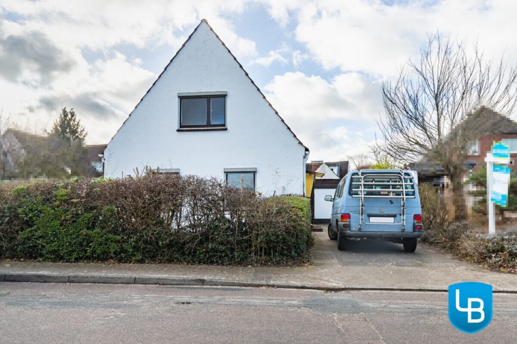 Immobilienangebot - Mönkeberg - Alle & Rest (Wohnen) - Mönkeberg: Einfamilienhaus mit Sanierungsbedarf auf kleinem Grundstück