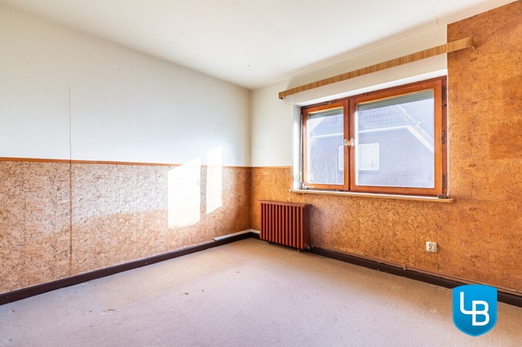 Immobilienangebot - Mönkeberg - Alle & Rest (Wohnen) - Mönkeberg: Einfamilienhaus mit Sanierungsbedarf auf kleinem Grundstück