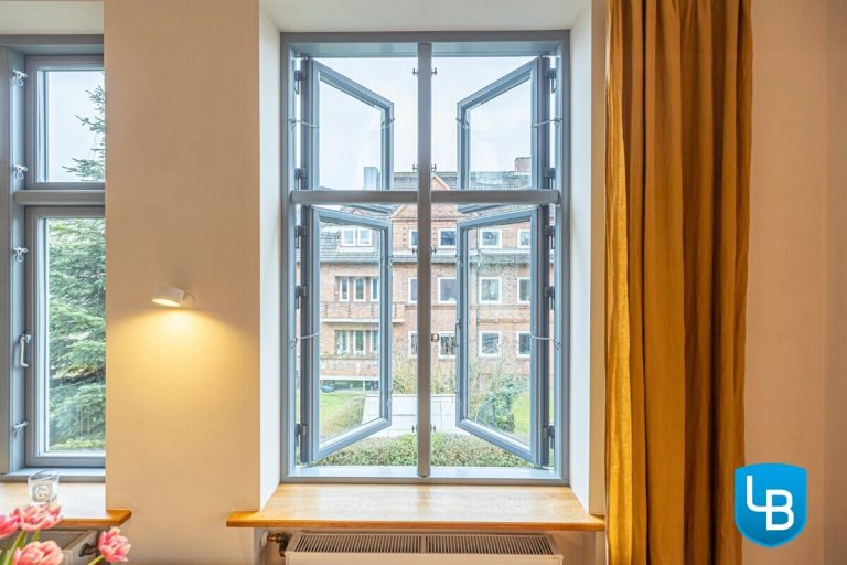 Immobilienangebot - Kiel - Alle & Rest (Wohnen) - Eine wie keine! Traumhafte Stadtwohnung mit Garten, Kaminofen und Stellplatz!