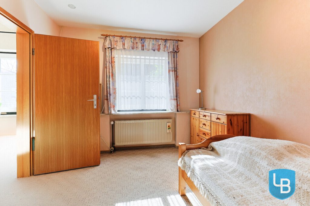 Immobilienangebot - Helmstorf / Kühren - Alle & Rest (Wohnen) - Reetdachidylle im Norden – DHH auf großem Grundstück mit Ausbaupotenzial