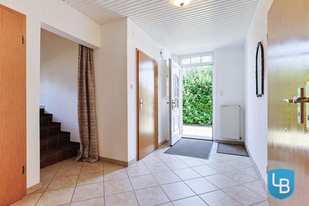 Immobilienangebot - Helmstorf / Kühren - Alle & Rest (Wohnen) - Reetdachidylle im Norden – DHH auf großem Grundstück mit Ausbaupotenzial