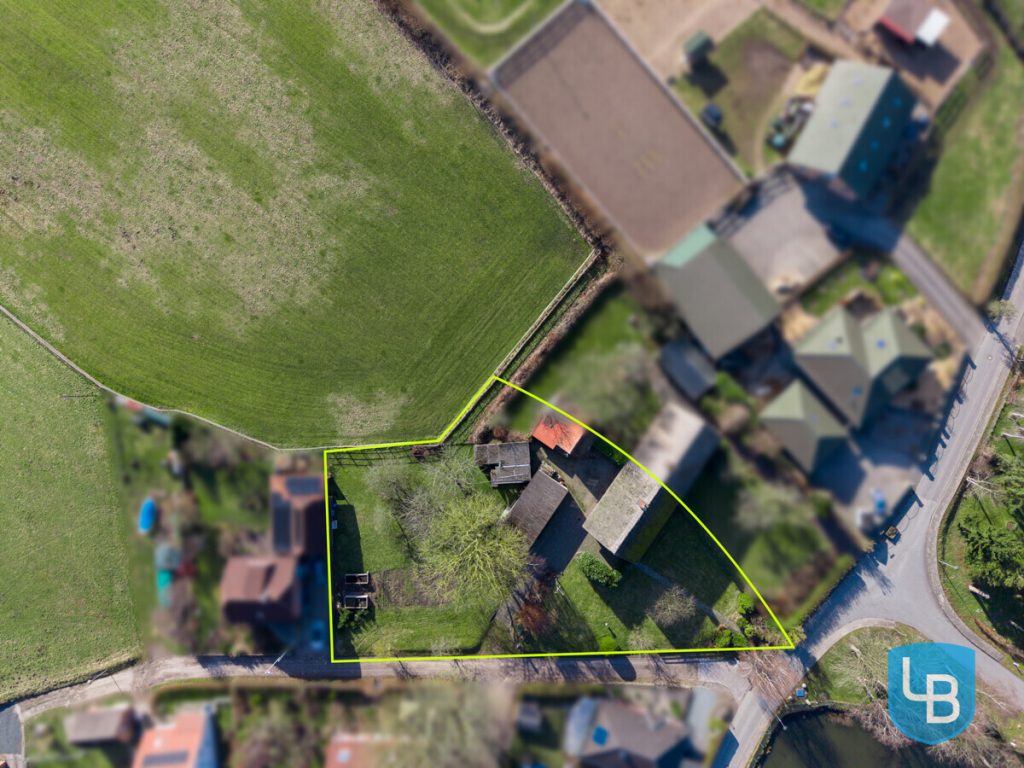 Immobilienangebot - Helmstorf / Kühren - Alle & Rest (Wohnen) - Reetdachidylle im Norden – DHH auf großem Grundstück mit Ausbaupotenzial