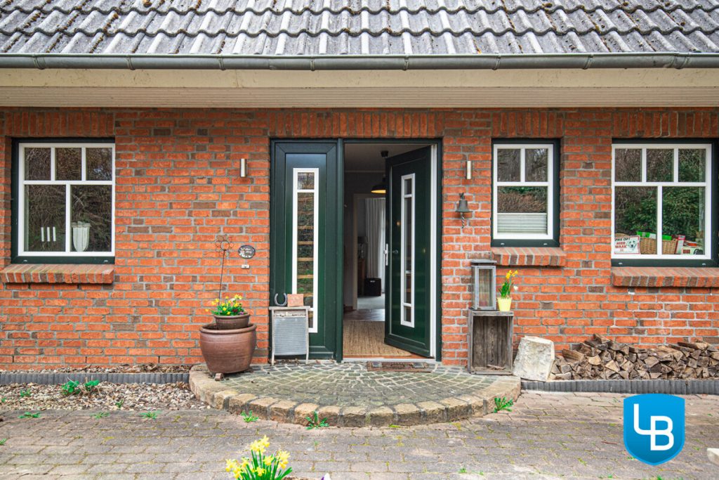 Immobilienangebot - Malente - Alle & Rest (Wohnen) - Einfamilienhaus mit großzügigem Garten – Ihr Zuhause im Grünen