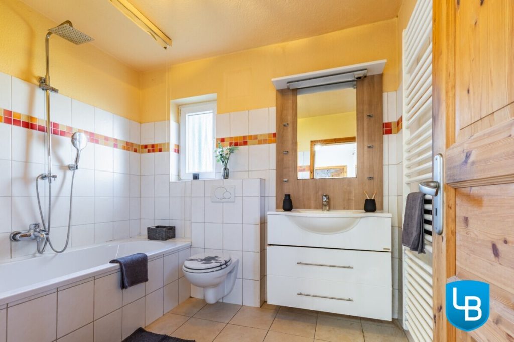 Immobilienangebot - Plön - Alle & Rest (Wohnen) - Zum Wachküssen: Einfamilienhaus wartet auf den zweiten Frühling