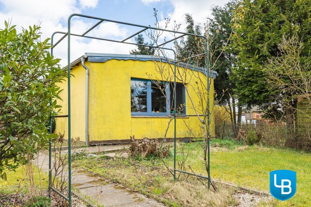 Immobilienangebot - Malente / Kreuzfeld - Alle & Rest (Wohnen) - Sonniges Zuhause mit Perspektive – Teilvermietetes ZFH mit Nebengebäude auf großzügigem Grundstück