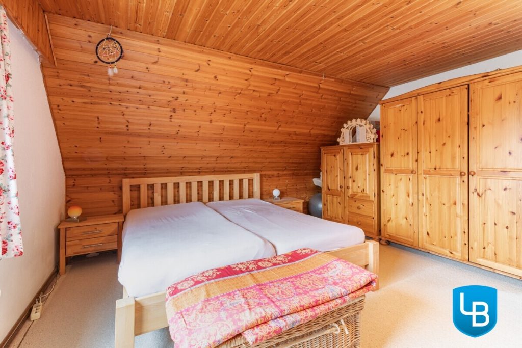 Immobilienangebot - Malente / Kreuzfeld - Alle & Rest (Wohnen) - Sonniges Zuhause mit Perspektive – Teilvermietetes ZFH mit Nebengebäude auf großzügigem Grundstück