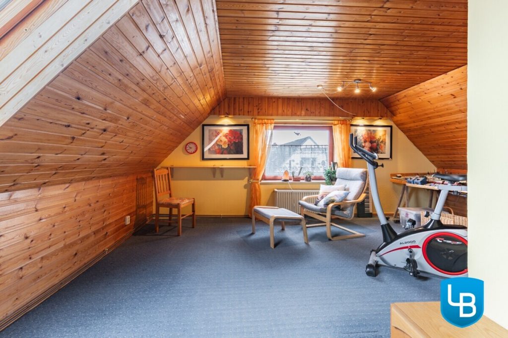 Immobilienangebot - Malente / Kreuzfeld - Alle & Rest (Wohnen) - Sonniges Zuhause mit Perspektive – Teilvermietetes ZFH mit Nebengebäude auf großzügigem Grundstück