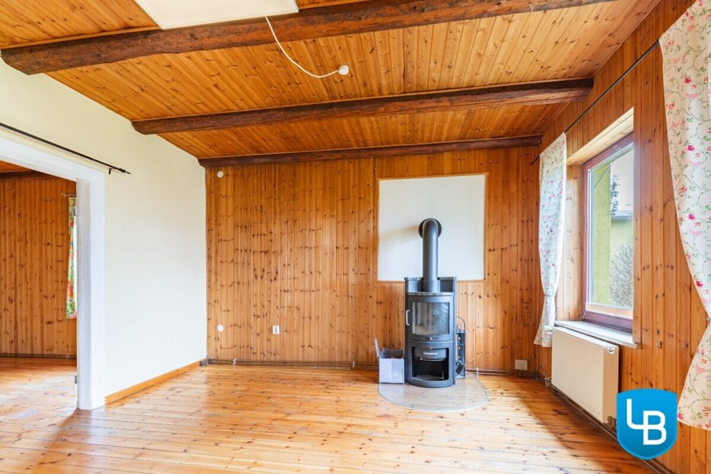 Immobilienangebot - Malente / Kreuzfeld - Alle & Rest (Wohnen) - Sonniges Zuhause mit Perspektive – Teilvermietetes ZFH mit Nebengebäude auf großzügigem Grundstück