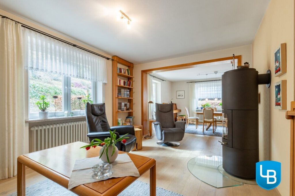 Immobilienangebot - Plön - Alle & Rest (Wohnen) - EFH mit Einliegerwohnung und außergewöhnlichem Hanggrundstück inklusive Weitblick über Plön!