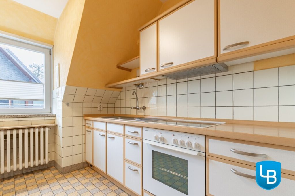 Immobilienangebot - Plön - Alle & Rest (Wohnen) - EFH mit Einliegerwohnung und außergewöhnlichem Hanggrundstück inklusive Weitblick über Plön!
