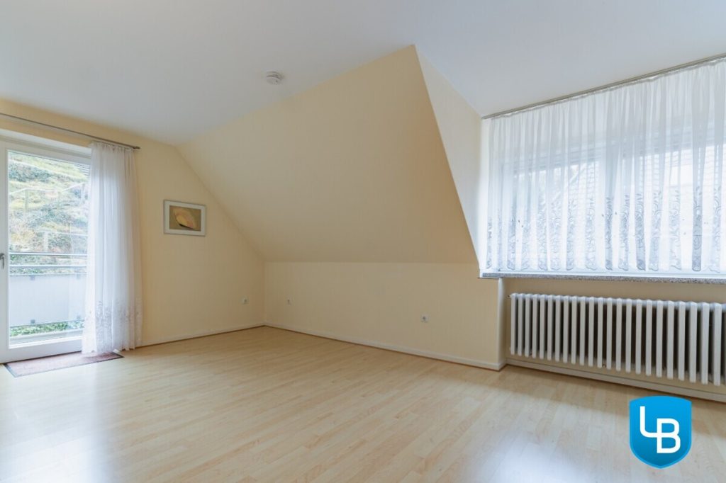 Immobilienangebot - Plön - Alle & Rest (Wohnen) - EFH mit Einliegerwohnung und außergewöhnlichem Hanggrundstück inklusive Weitblick über Plön!