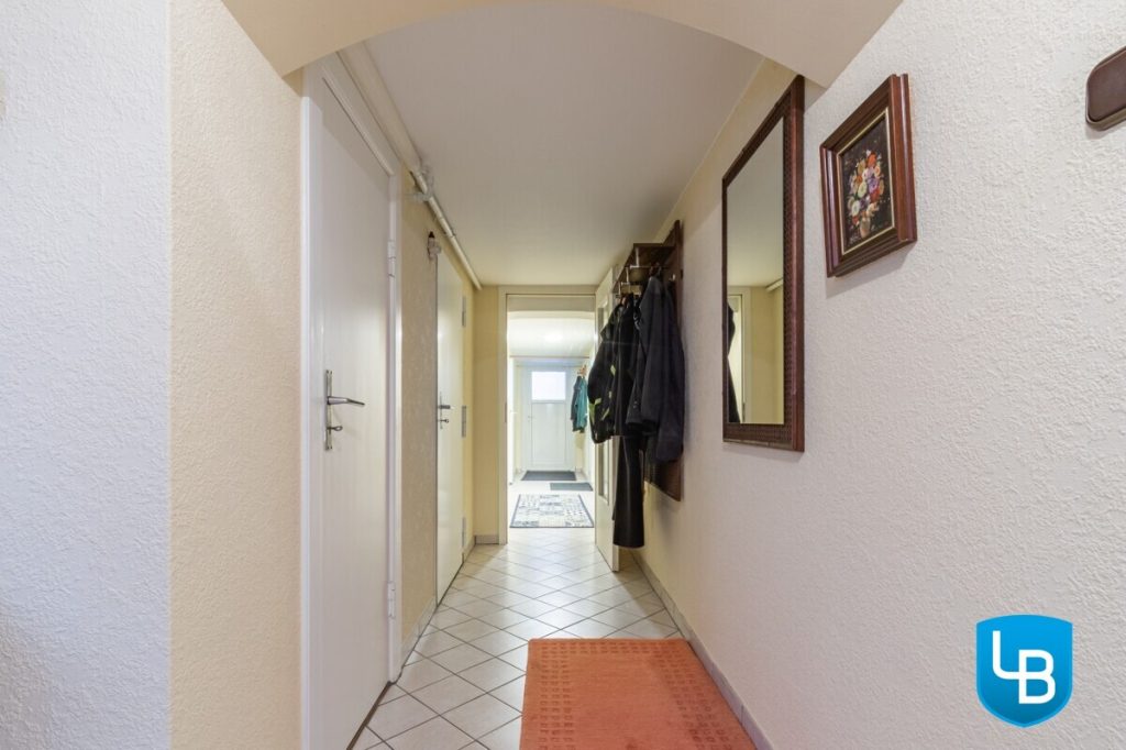 Immobilienangebot - Plön - Alle & Rest (Wohnen) - EFH mit Einliegerwohnung und außergewöhnlichem Hanggrundstück inklusive Weitblick über Plön!