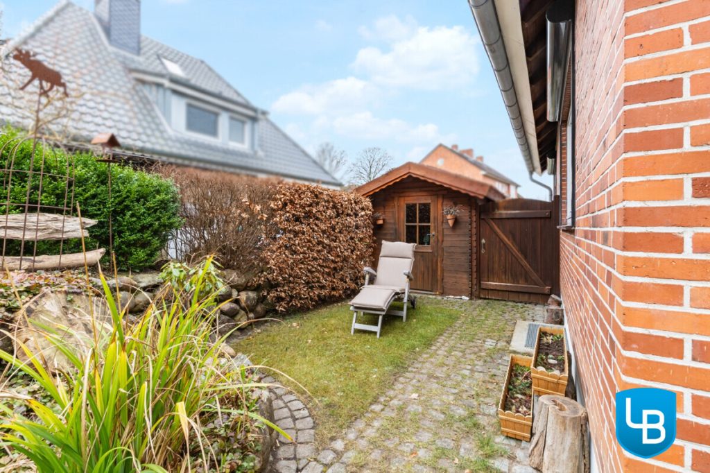 Immobilienangebot - Plön - Alle & Rest (Wohnen) - EFH mit Einliegerwohnung und außergewöhnlichem Hanggrundstück inklusive Weitblick über Plön!