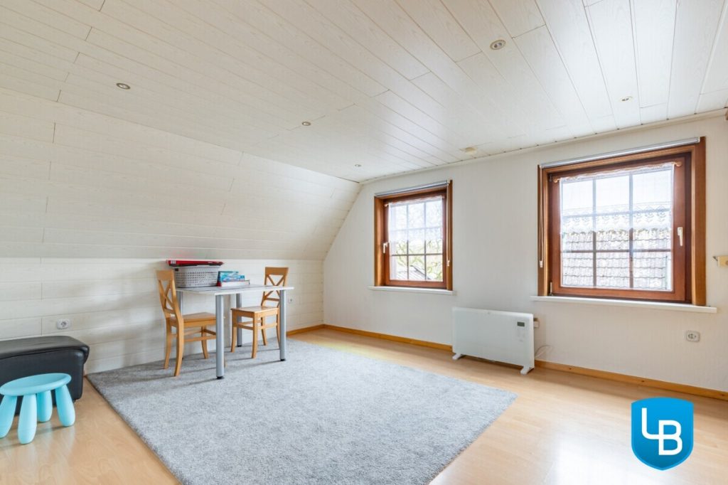 Immobilienangebot - Nettelsee - Alle & Rest (Wohnen) - Einfamilienhaus in Nettelsee bietet viel Raum für Ihre Ideen