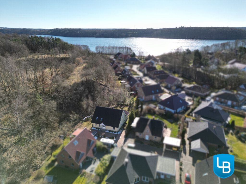 Immobilienangebot - Plön - Alle & Rest (Wohnen) - Einziehen und Wohlfühlen: Gepflegtes Traumhaus mit Garten für die ganze Familie