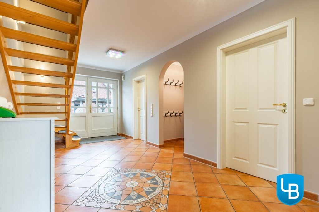 Immobilienangebot - Plön - Alle & Rest (Wohnen) - Einziehen und Wohlfühlen: Gepflegtes Traumhaus mit Garten für die ganze Familie