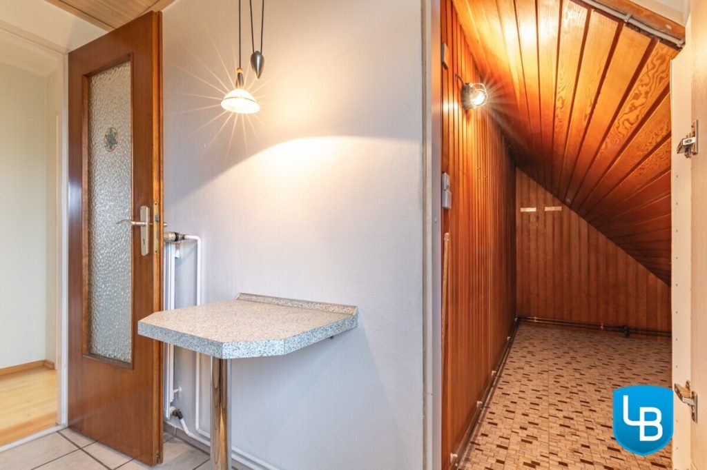 Immobilienangebot - Kiel - Alle & Rest (Wohnen) - Ruhig gelegene Eigentumswohnung im Dachgeschoss sucht neuen Eigentümer