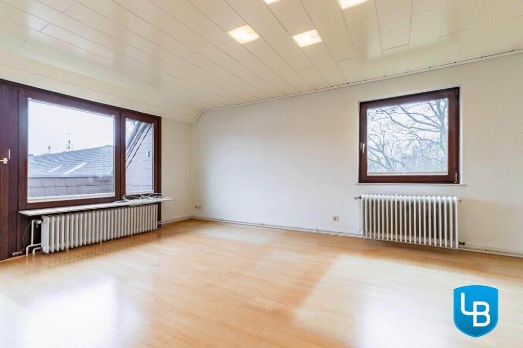 Immobilienangebot - Kiel - Alle & Rest (Wohnen) - Ruhig gelegene Eigentumswohnung im Dachgeschoss sucht neuen Eigentümer