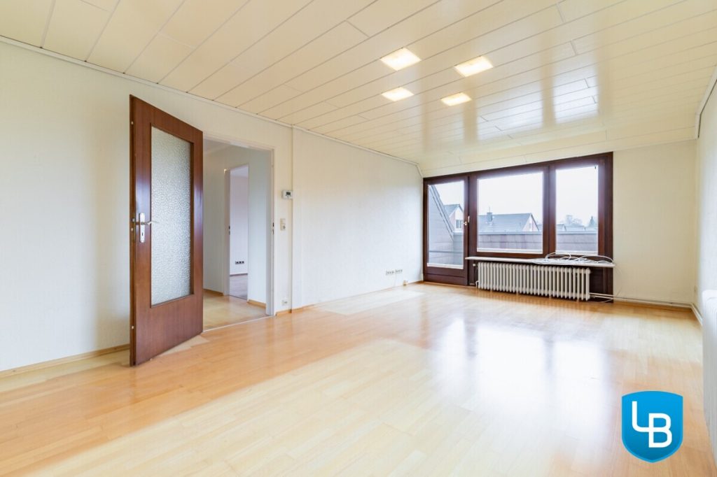 Immobilienangebot - Kiel - Alle & Rest (Wohnen) - Ruhig gelegene Eigentumswohnung im Dachgeschoss sucht neuen Eigentümer
